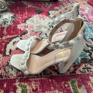 Lulus beige heels